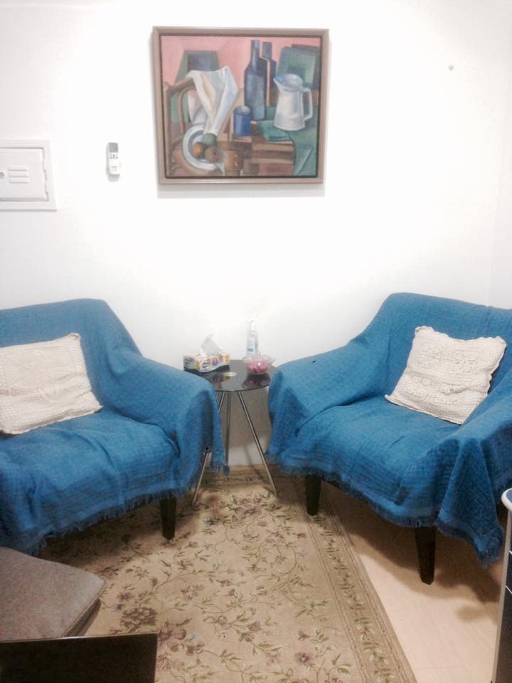 Poltronas da sala de atendimento